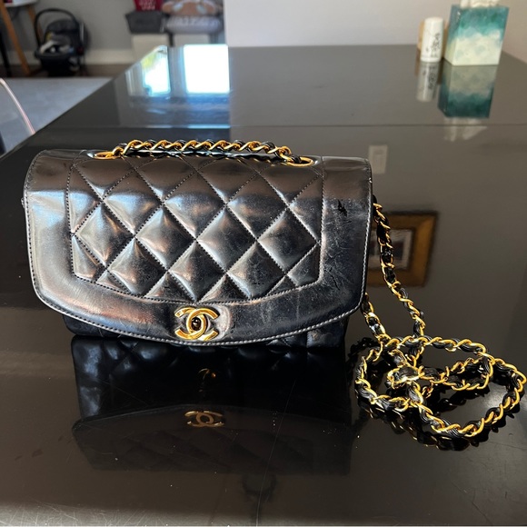 Chanel Vintage Diana Flap Bag Quilted Patent Leather Small - Picture 9 of 13